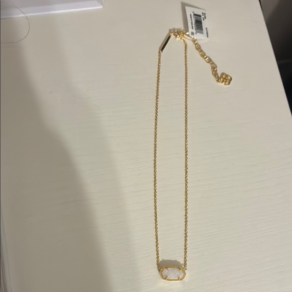 Kendra Scott necklace